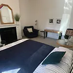 Golden Triangle Townhouse